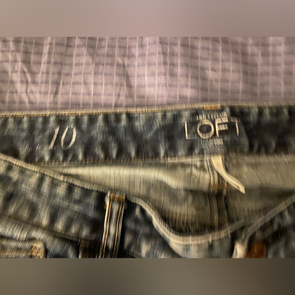 LOFT Blue Jean Shorts - Picture 3 of 3